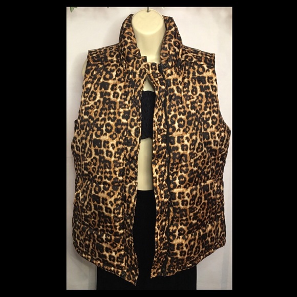 Size 14 Animal print outerwear vest. Quilted style vest. NWOT - Picture 4 of 12